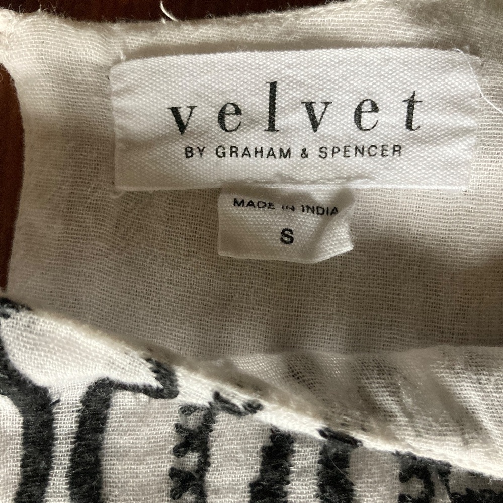 Velvet by Graham & Spencer White 100% Cotton Black Embroidered Shirt Size Small - Picture 5 of 13